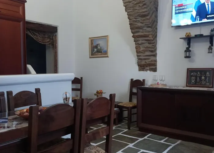 το πέτρινο Feriehus Kythnos